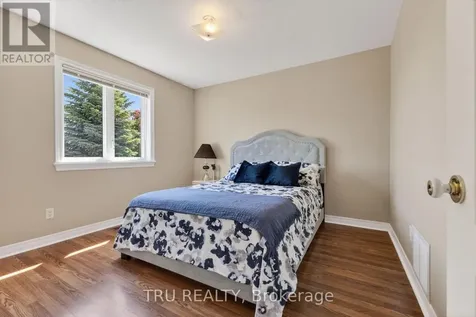 110 Grenadier Way Ottawa ON K2J 4M1