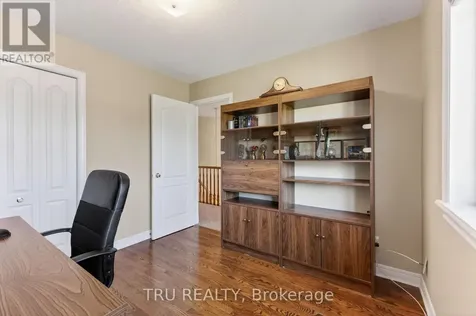 110 Grenadier Way Ottawa ON K2J 4M1