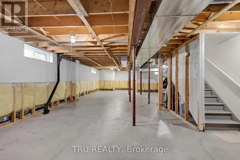 110 Grenadier Way Ottawa ON K2J 4M1