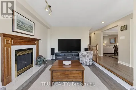 110 Grenadier Way Ottawa ON K2J 4M1