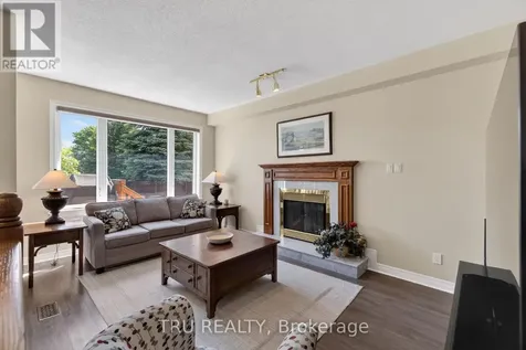 110 Grenadier Way Ottawa ON K2J 4M1