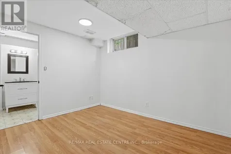43 Decaro Crescent Cambridge ON N3C 4N1