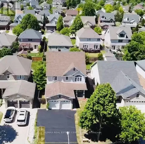 43 Decaro Crescent Cambridge ON N3C 4N1