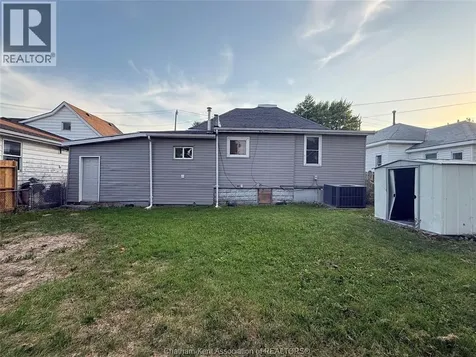 318 Lafontaine Street Wallaceburg ON N8A 4H9