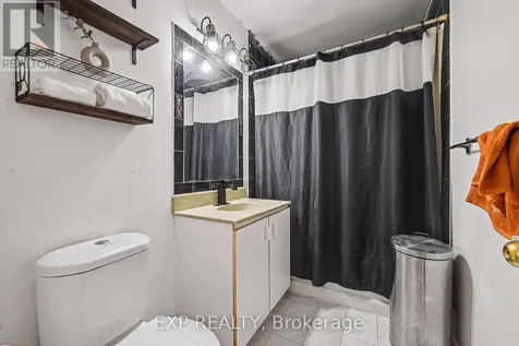 685 Crystal Street Ottawa ON K1K 2G1