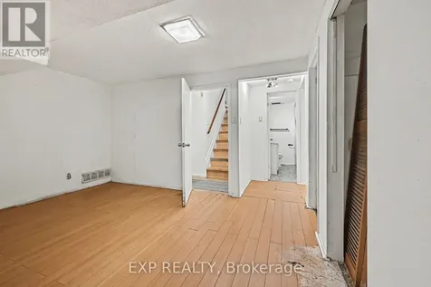 685 Crystal Street Ottawa ON K1K 2G1