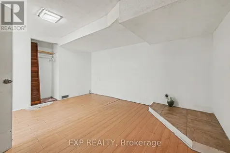 685 Crystal Street Ottawa ON K1K 2G1