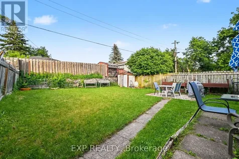 685 Crystal Street Ottawa ON K1K 2G1