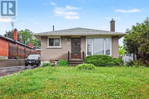 685 Crystal Street Ottawa ON K1K 2G1