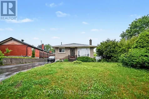 685 Crystal Street Ottawa ON K1K 2G1