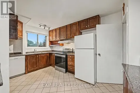 685 Crystal Street Ottawa ON K1K 2G1