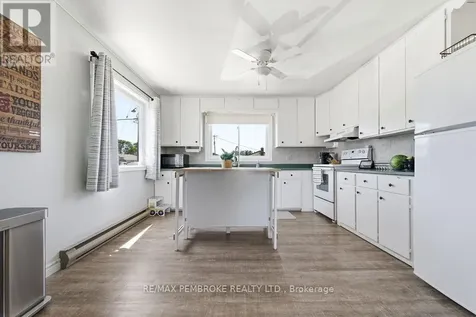 615 Lorne Street Laurentian Valley ON K8A 6T3