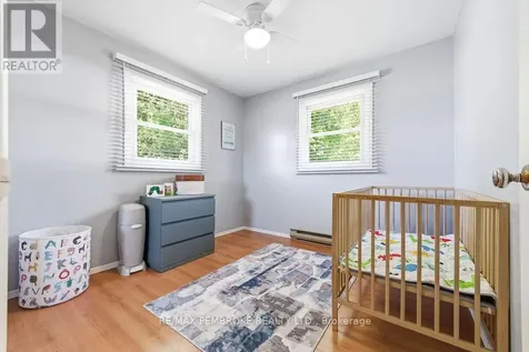 615 Lorne Street Laurentian Valley ON K8A 6T3