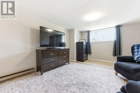615 Lorne Street Laurentian Valley ON K8A 6T3