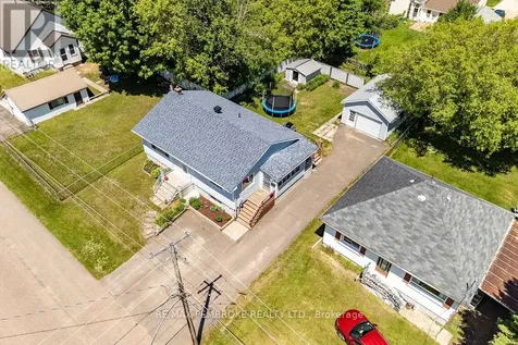 615 Lorne Street Laurentian Valley ON K8A 6T3