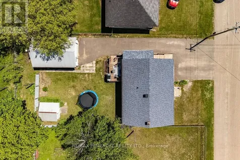 615 Lorne Street Laurentian Valley ON K8A 6T3