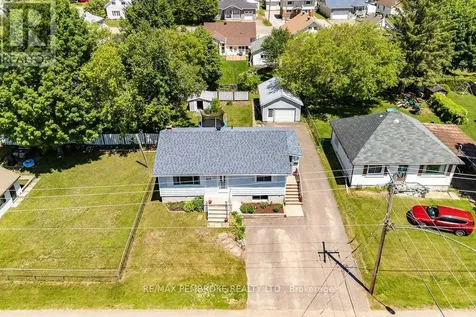 615 Lorne Street Laurentian Valley ON K8A 6T3