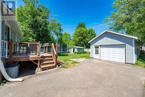 615 Lorne Street Laurentian Valley ON K8A 6T3