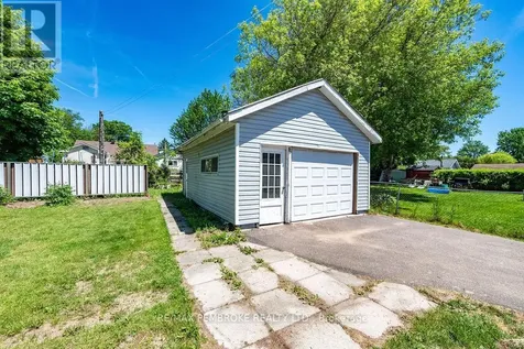 615 Lorne Street Laurentian Valley ON K8A 6T3