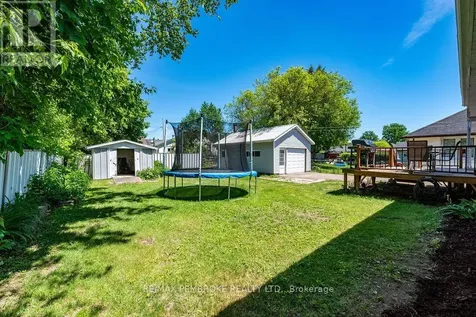 615 Lorne Street Laurentian Valley ON K8A 6T3