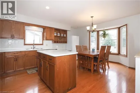 17 Ristau Crescent Kitchener ON N2E 3A7