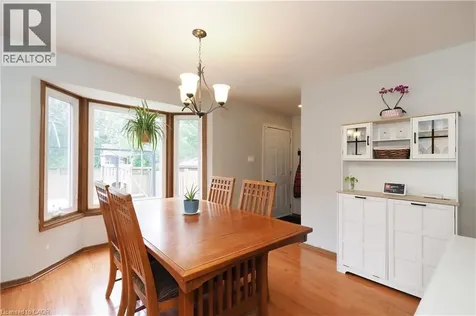 17 Ristau Crescent Kitchener ON N2E 3A7