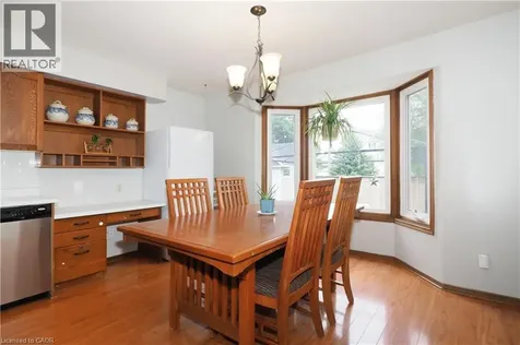 17 Ristau Crescent Kitchener ON N2E 3A7