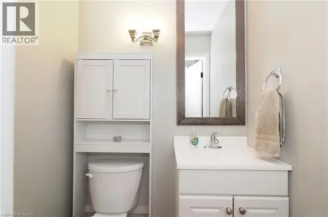 17 Ristau Crescent Kitchener ON N2E 3A7