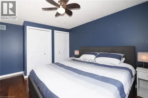 17 Ristau Crescent Kitchener ON N2E 3A7
