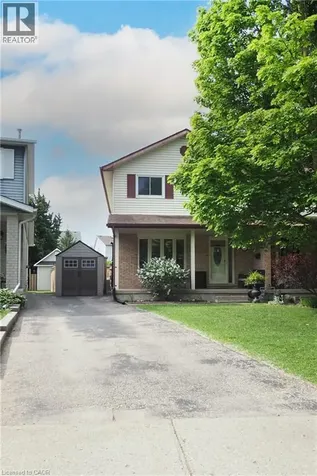 17 Ristau Crescent Kitchener ON N2E 3A7
