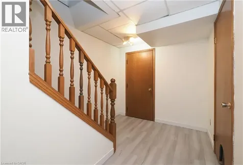 17 Ristau Crescent Kitchener ON N2E 3A7