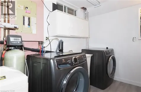 17 Ristau Crescent Kitchener ON N2E 3A7