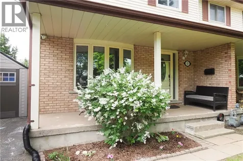 17 Ristau Crescent Kitchener ON N2E 3A7