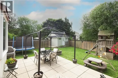 17 Ristau Crescent Kitchener ON N2E 3A7
