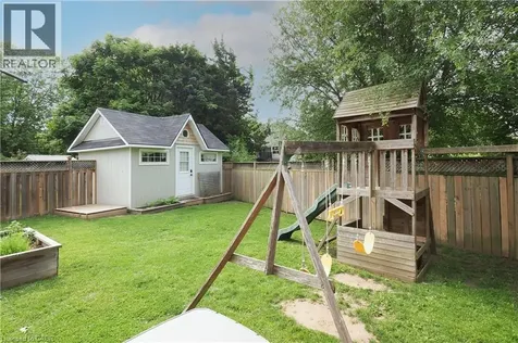 17 Ristau Crescent Kitchener ON N2E 3A7