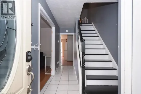 17 Ristau Crescent Kitchener ON N2E 3A7