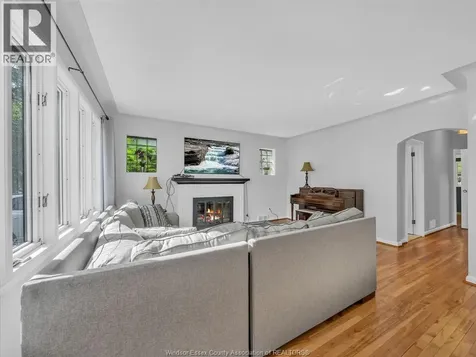 2283 Gladstone Avenue Windsor ON N8W 2N8