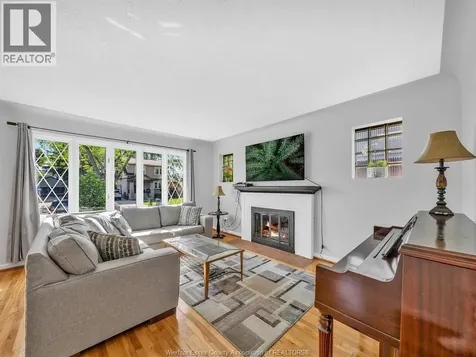 2283 Gladstone Avenue Windsor ON N8W 2N8