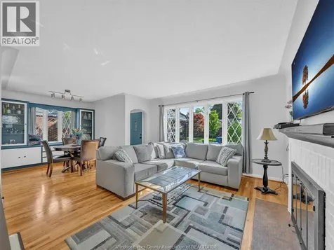 2283 Gladstone Avenue Windsor ON N8W 2N8