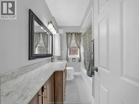 2283 Gladstone Avenue Windsor ON N8W 2N8