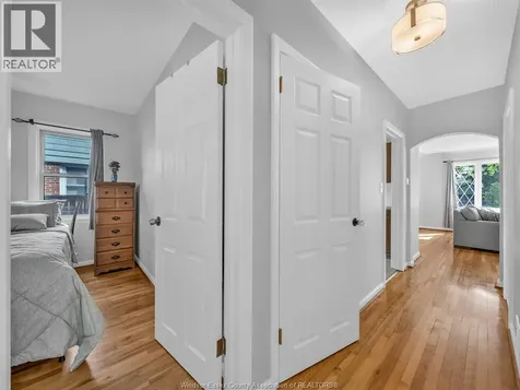 2283 Gladstone Avenue Windsor ON N8W 2N8