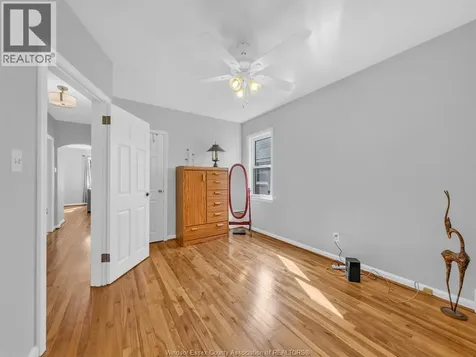 2283 Gladstone Avenue Windsor ON N8W 2N8