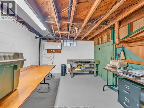 2283 Gladstone Avenue Windsor ON N8W 2N8