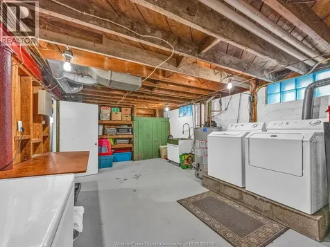 2283 Gladstone Avenue Windsor ON N8W 2N8