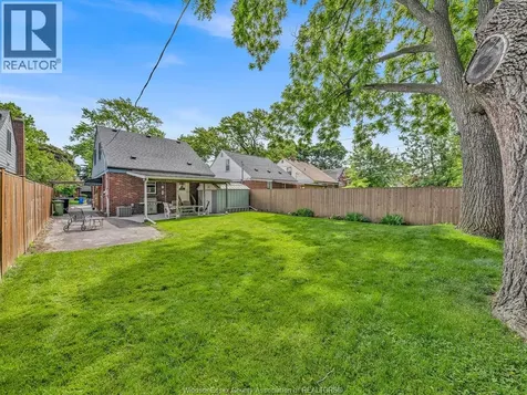 2283 Gladstone Avenue Windsor ON N8W 2N8