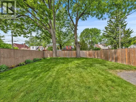 2283 Gladstone Avenue Windsor ON N8W 2N8