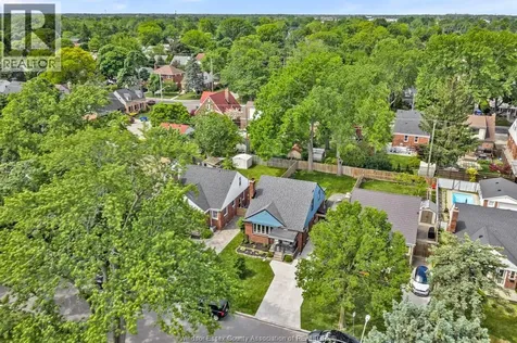 2283 Gladstone Avenue Windsor ON N8W 2N8