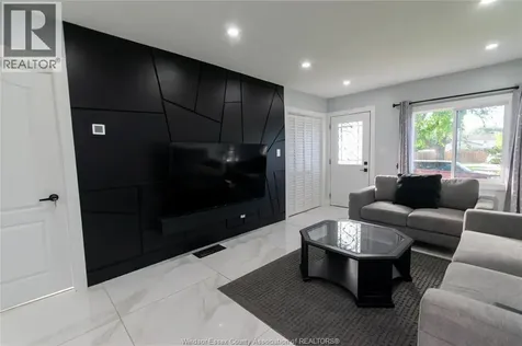 629 Stanley Windsor ON N8X 3B3
