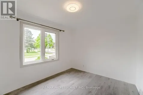351 Maurice Drive Oakville (co Central) ON L6K 2X4