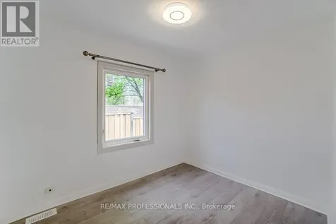 351 Maurice Drive Oakville (co Central) ON L6K 2X4